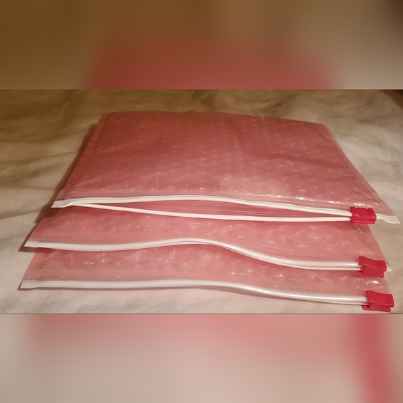 7 Glossier Pink Makeup Bags and 12 Glossier Stickers New Never Used - Picture 6 of 9